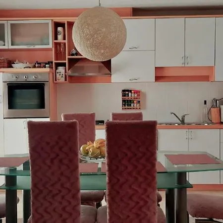 Apartment Pear - *